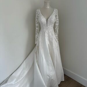 Martina Liana 1075 Wedding Dress